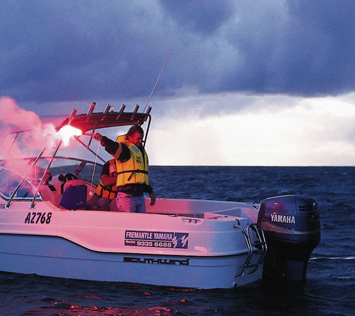 noodsignaal scheepvaart solas handstakelsignaal noodsignaal of noodseinfakkel noodsignaal scheepvaart solas handstakelsignaal noodsignaal of noodseinfakkel